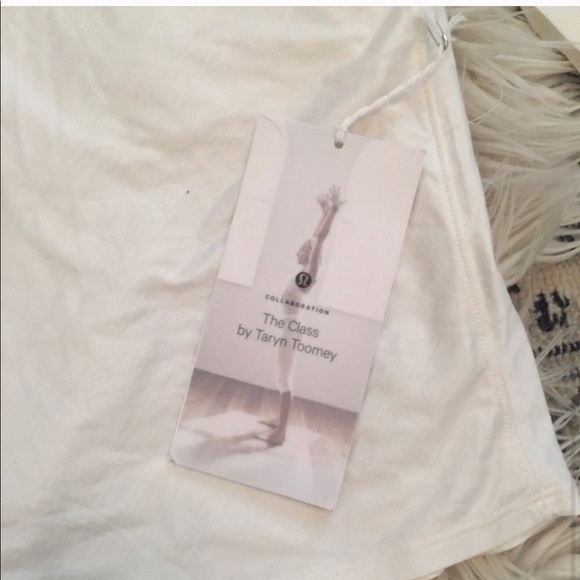 Lululeon long sleeve NWT SIZE6 - Picture 5 of 6